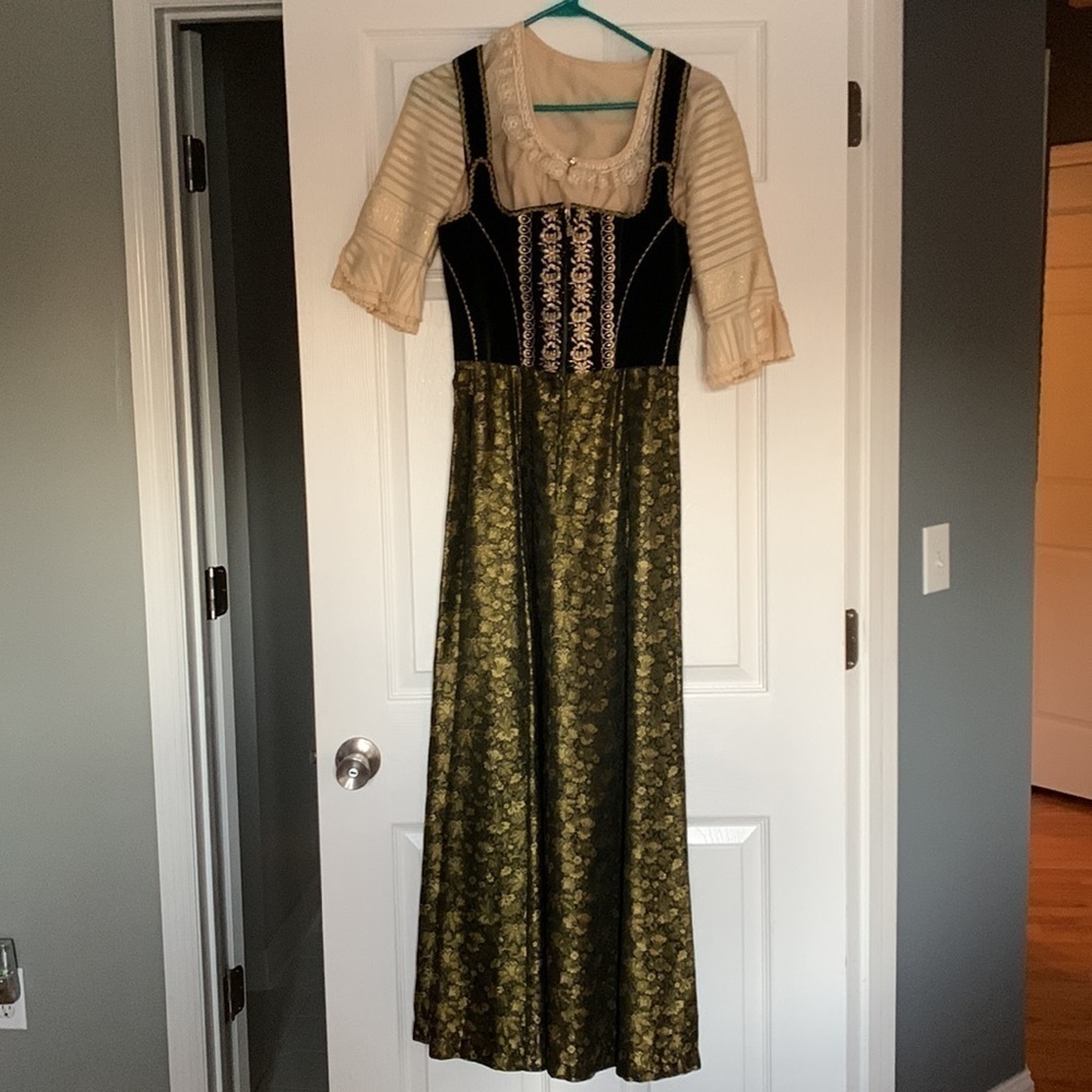 Vintage Authentic huber dirndl - Picture 2 of 16